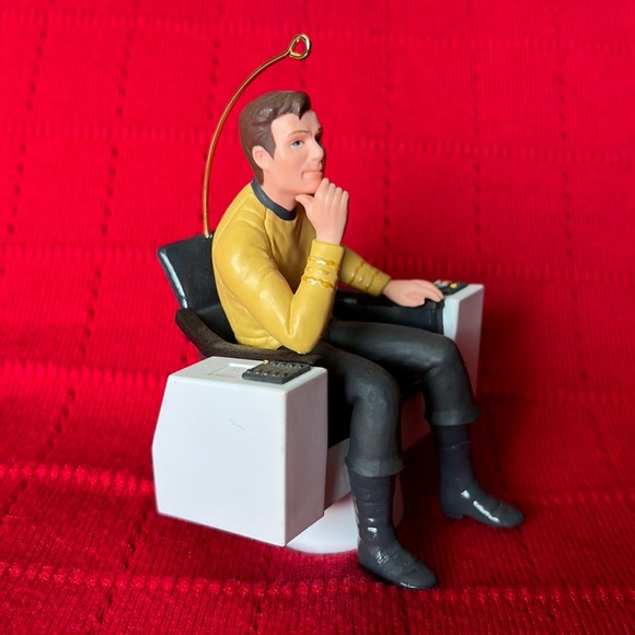 Hallmark 1995 James T Kirk ornament - Picture 2 of 6